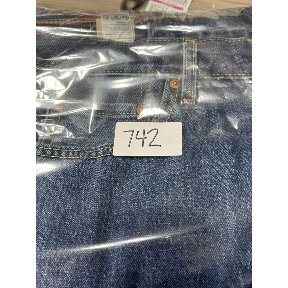 Levi's 550 Men Jeans 48x30 Medium Wash Relaxed Fit Big & Tall Work Casual NWT - Picture 12 of 12